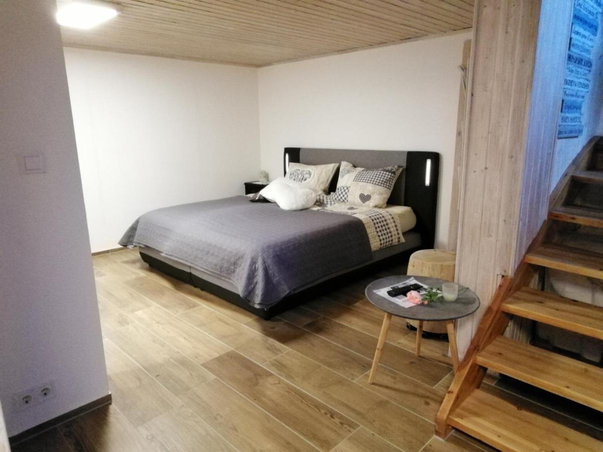 Ferienwohnung Blockhaus Juka Vinningen Exteriér fotografie