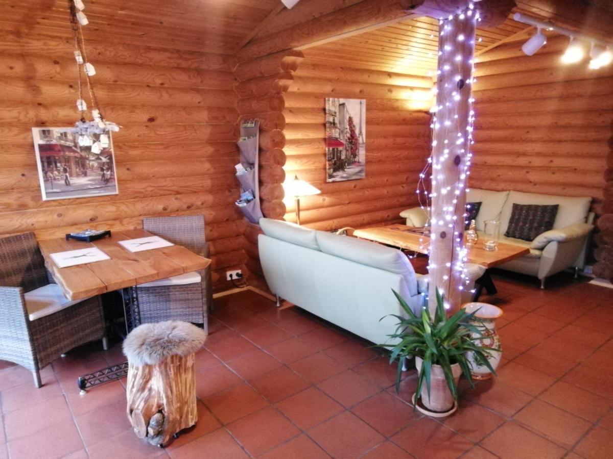 Ferienwohnung Blockhaus Juka Vinningen Exteriér fotografie